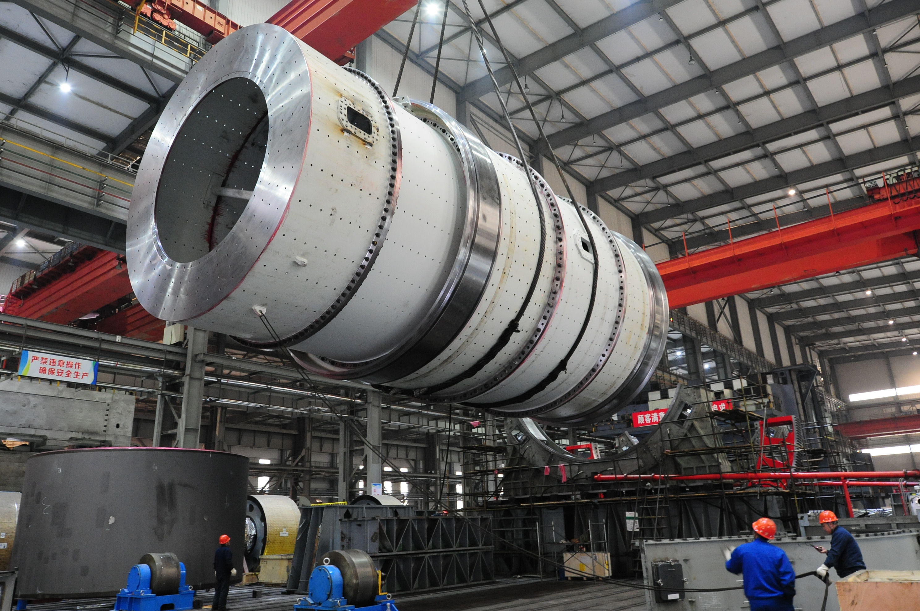 20250407681462.jpg 2ÔÂ10ÈÕ£¬ÌìÏÂ×î´óµÄ¼¯ºæ¸ÉÓë·ÛÄ¥ÓÚÒ»ÌåµÄË«Çý¸É·¨ÇòÄ¥»úÍê³ÉÊÔ³µ£¨À×ÕýµÀ É㣩.JPG